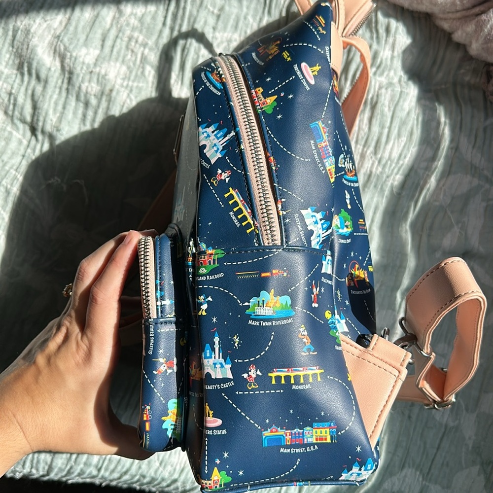Disney Loungefly backpack - Picture 4 of 9